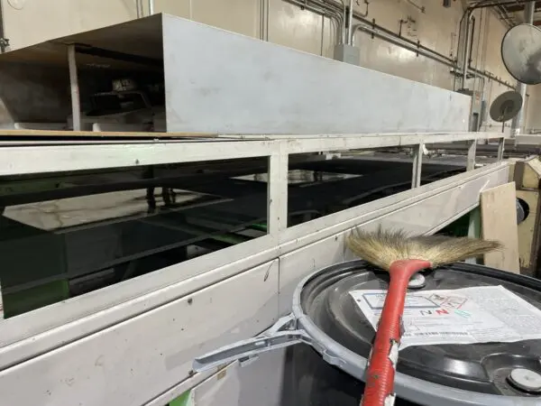 2004 Trademark Mountain Industry Taiwan Model HUV-B UV Coater 40" - Image 5